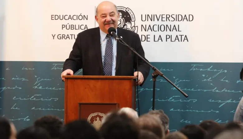 Fernando Tauber formalizó su postulación a la presidencia de la UNLP
