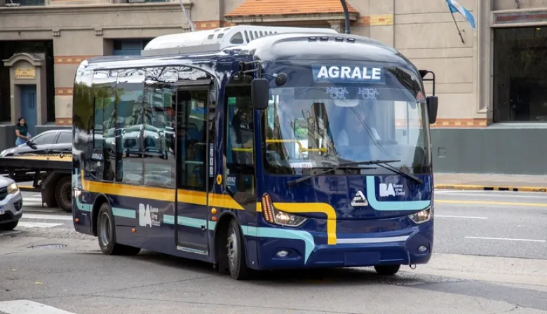 La Ciudad de Buenos Aires puso en marcha su primera línea de colectivos eléctricos