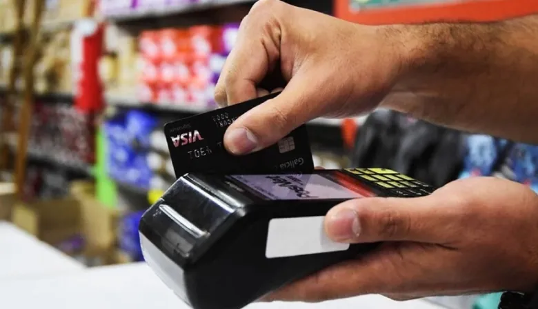 Alerta por aumento del pago con tarjeta de crédito en la compra de alimentos en supermercados