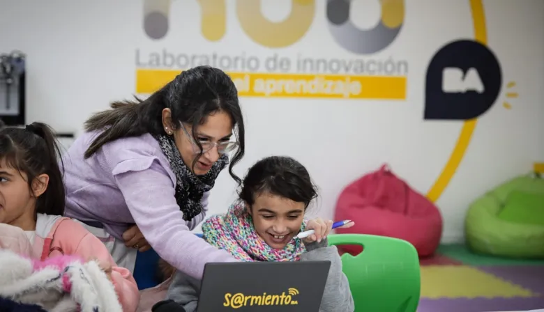 Innovación educativa: la Ciudad inaugura un HUB tecnológico para escuelas