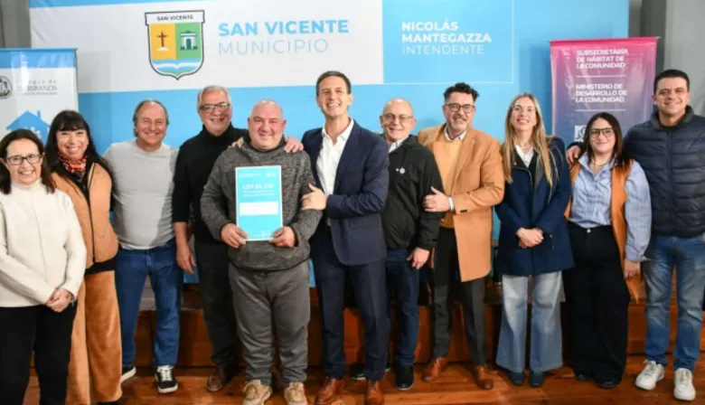 Más de 100 familias de San Vicente recibieron la escritura de su casa
