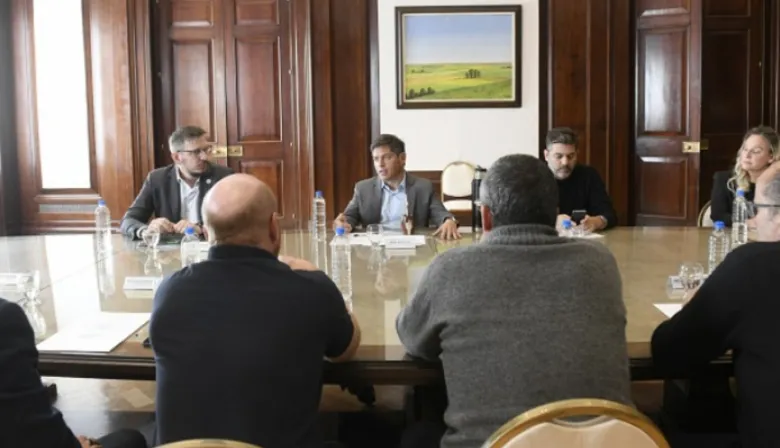Kicillof y Cuattromo firmaron convenios con municipios para la compra de bienes de capital