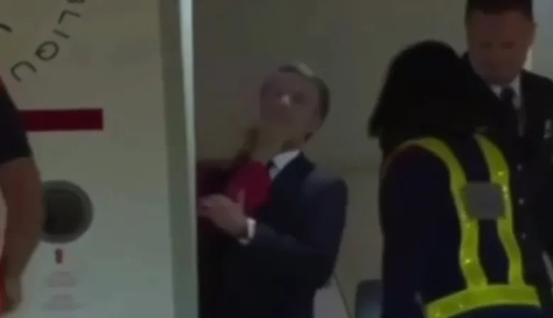 Escándalo en Francia por el video de un cachetazo de Brigitte a Emmanuel Macron