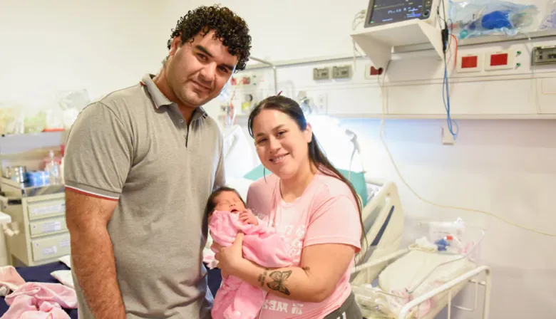 Nuevo hito científico en el Hospital Garrahan: nació una bebé que fue operada dentro del útero materno
