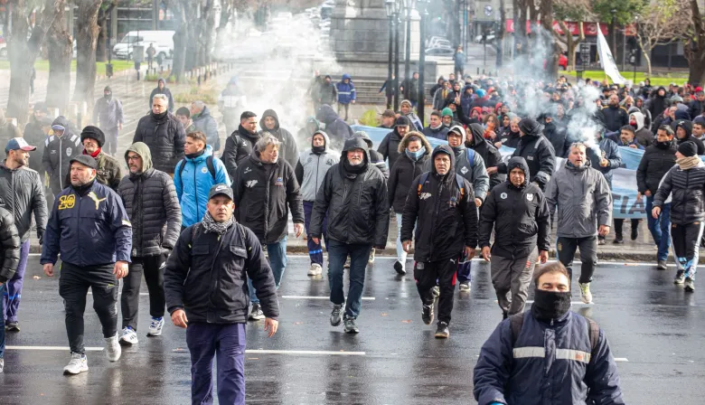 Provincia se comprometió a analizar un aumento de emergencia para los trabajadores de Astilleros