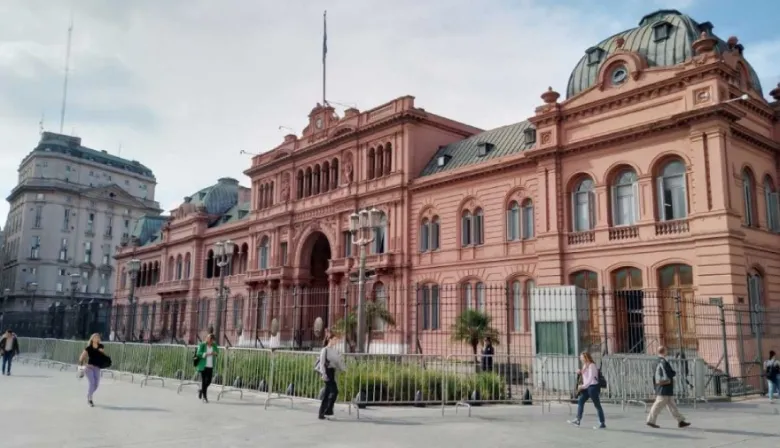 El Gobierno modificó el presupuesto y reasignó fondos para salarios, subsidios y funcionamiento