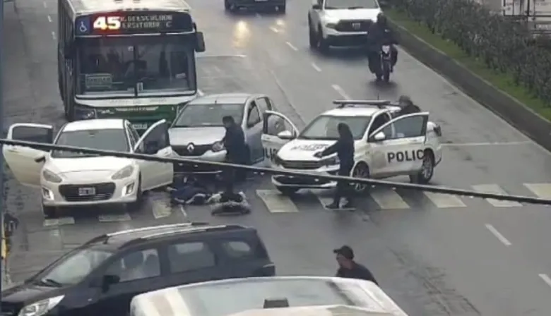Lanús: Operativo cerrojo detiene a tres involucrados en salidera bancaria