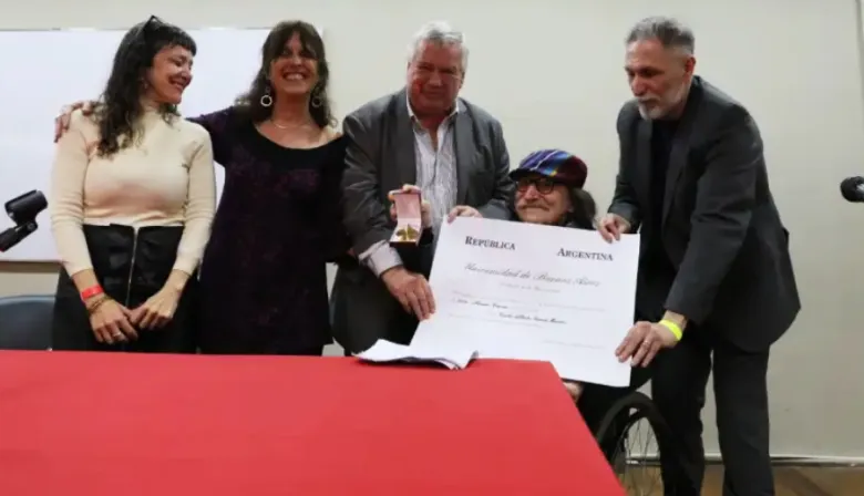 Charly García recibió el título de Doctor Honoris Causa de la UBA