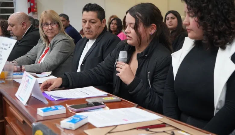 Parlamento Bonaerense en Merlo: estudiantes debatieron sobre ciudadanía y futuro