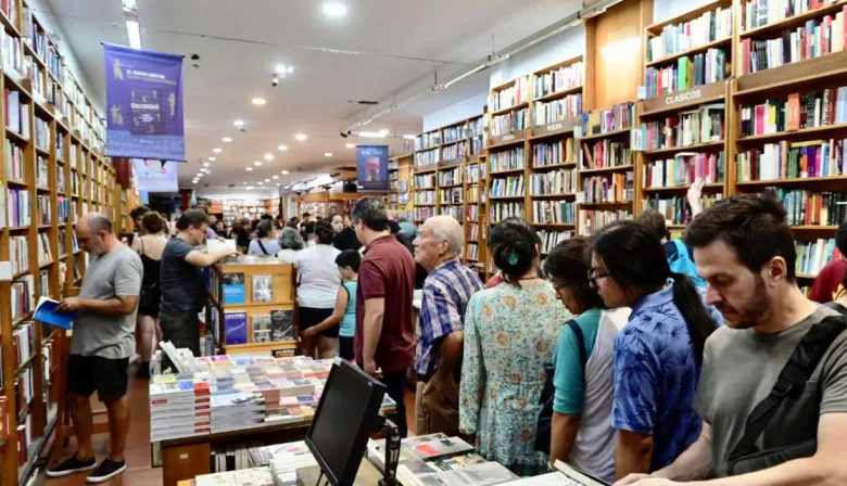La Noche de las Librerías 2025 suma nuevos circuitos barriales y más de 70 locales con actividades