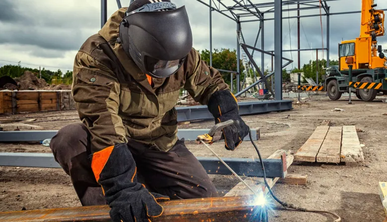 Nuevos cursos de soldadura abren una puerta al empleo industrial