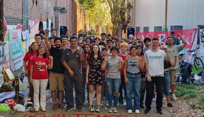 En el marco del Siluetazo Nacional del ¡Ya Basta!, los trabajadores de FATE visitaron la UNLa