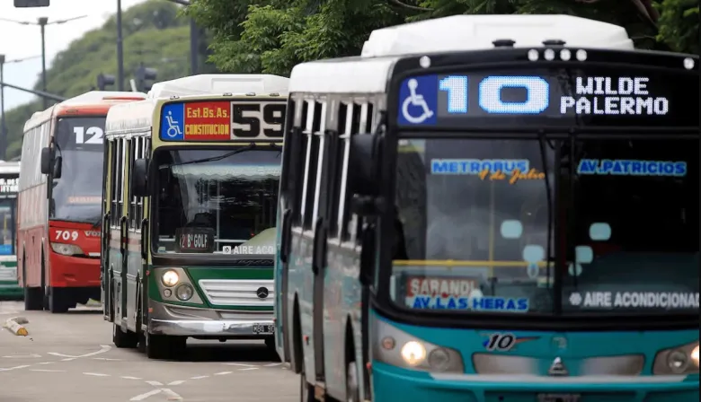 Colectivos con menos frecuencia en el AMBA y amenaza de paro total por el costo del combustible