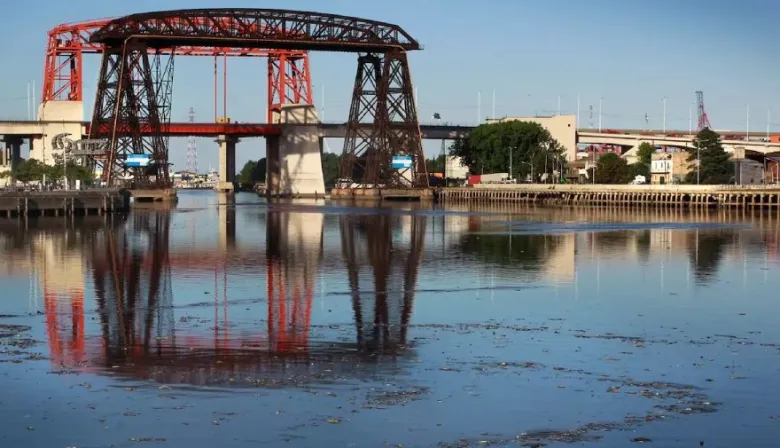 Alarma por el Riachuelo: un informe periodístico internacional advierte fuerte retroceso ambiental