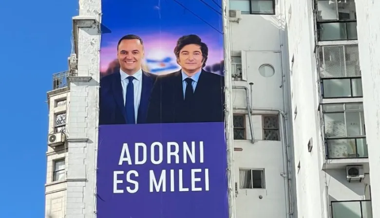 Milei respaldó a Adorni y descartó su salida del Gabinete: “Ni en pedo se va”