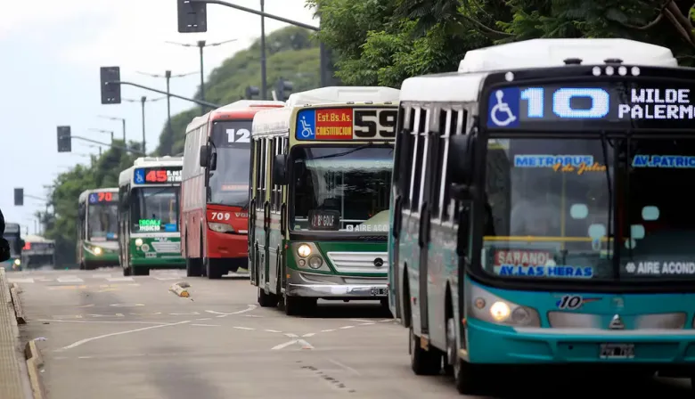 El Gobierno avanza con aumentos en trenes y colectivos del AMBA desde mayo
