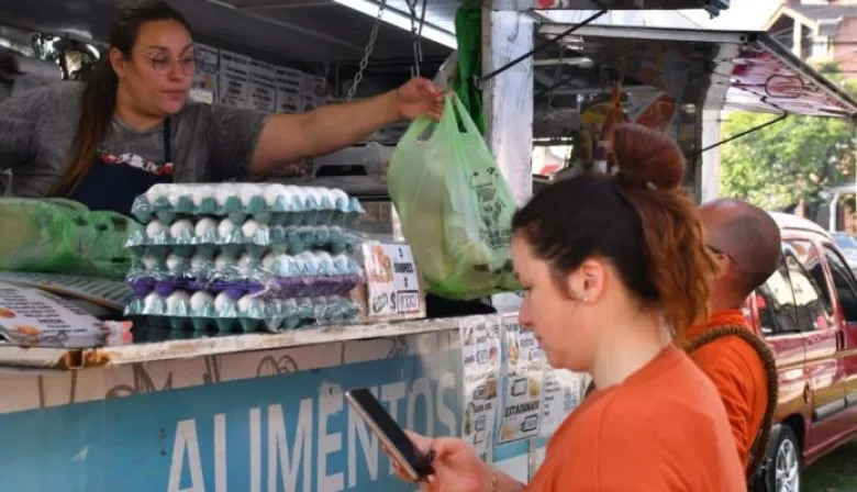 Los Mercados Bonaerenses continúan recorriendo Morón con productos a precios accesibles