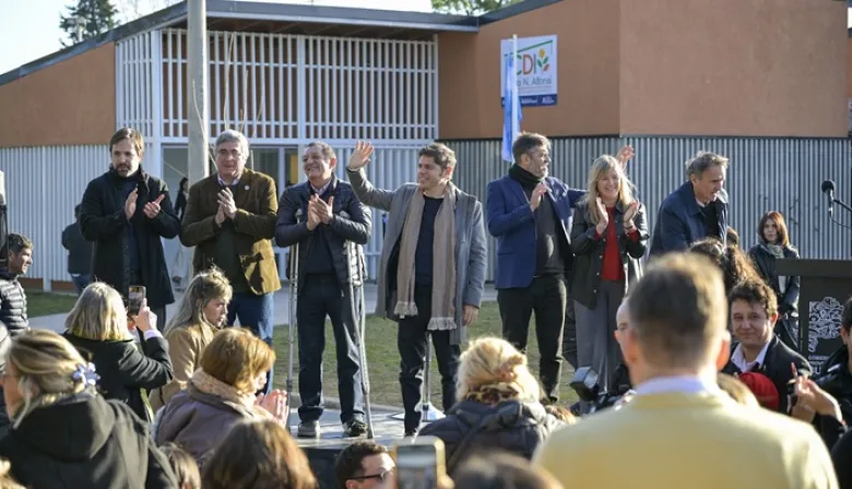 Kicillof encabezó inauguraciones en Benito Juárez