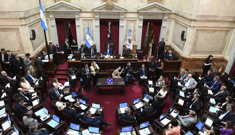 El Gobierno intensifica las gestiones en el Senado para reunir los votos que permitan avanzar con la reforma electoral