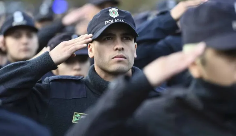 El Gobierno bonaerense anunció un aumento salarial del 7% para las fuerzas de seguridad