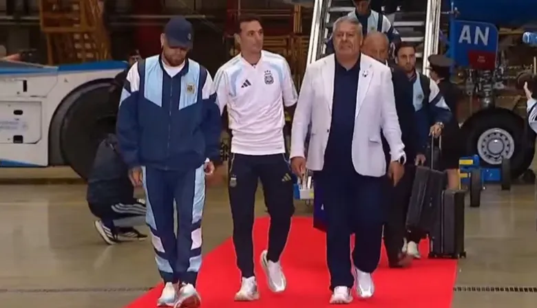 Un recibimiento sin festejos y con varias ausencias en Ezeiza