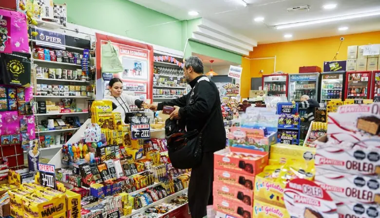La crisis golpea a los kioscos: más de 41.000 comercios bajaron sus persianas en el país