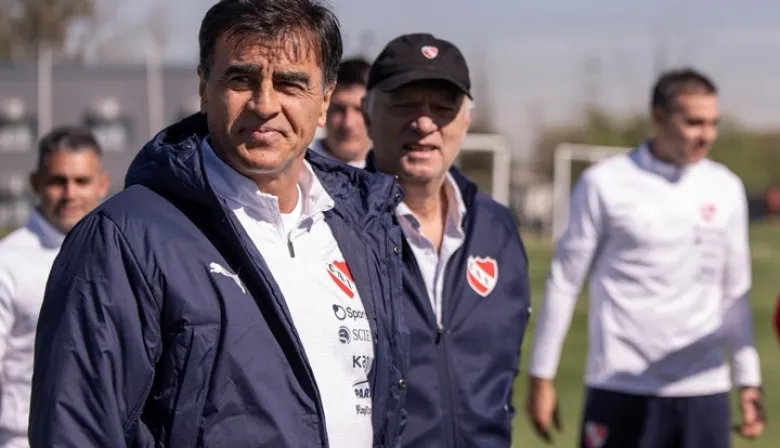 Gustavo Quinteros fue despedido de Independiente