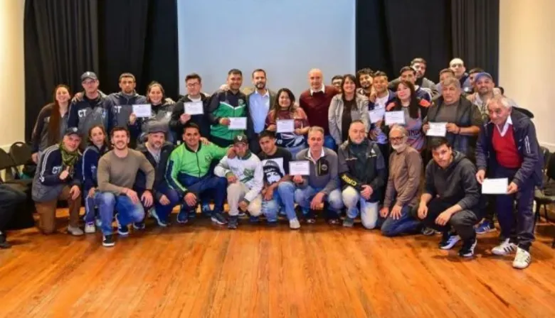 Escobar destina $120 millones para fortalecer clubes y acompañar a deportistas del distrito