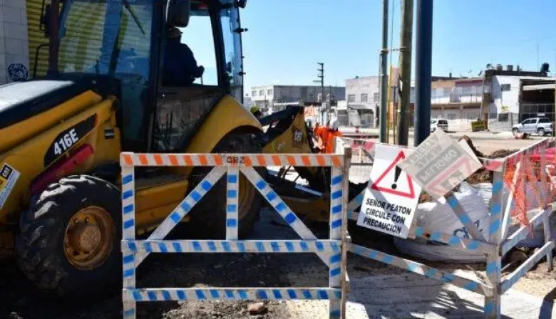 Morón avanza con la extensión de la red de agua potable en el barrio San Francisco