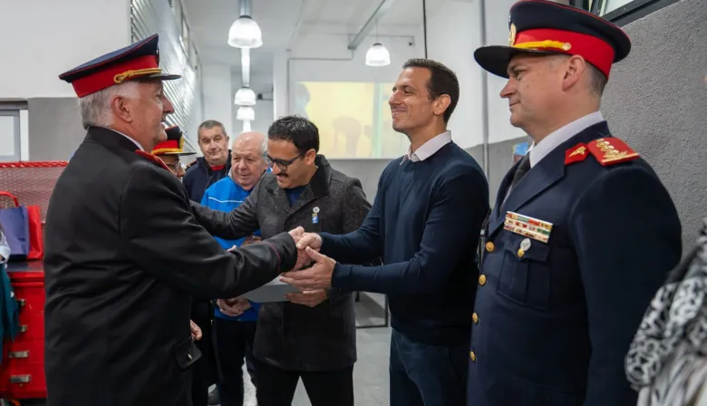 Julián Álvarez inauguró la Escuela de Cadetes de Bomberos Voluntarios "Héroes de Malvinas"