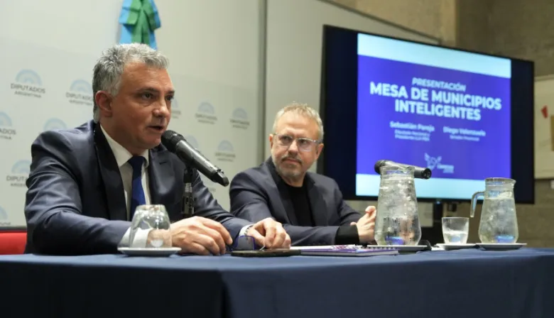 Pareja encabezó una jornada de LLA con intendentes y apuntó a un plan de gobierno para 2027