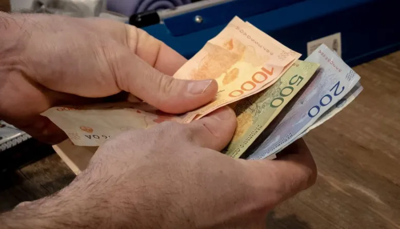 Noviembre llega con aumentos en transporte, salud y educación: el impacto en el bolsillo