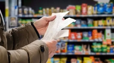 Una familia tipo necesitó $1.110.624 para no ser pobre en mayo, según el INDEC