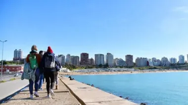Turismo en junio: menos gasto y viajes más cortos, pero 2,1 millones de turistas