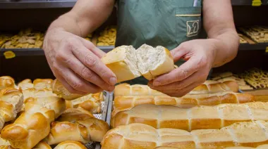 El pan, cada vez más caro: advierten que podría superar los $4.500 por kilo