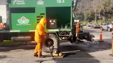 Continúan las obras de bacheo en Monte Grande