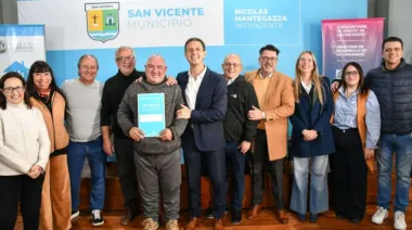 Más de 100 familias de San Vicente recibieron la escritura de su casa