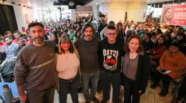 Del Caño recorrió Lanús y participó de un acto en Avellaneda con jóvenes y trabajadores