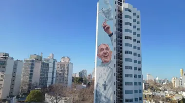 Inauguraron el mural más grande del mundo del Papa Francisco en La Plata