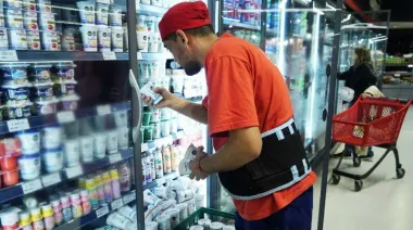 Por la suba del dólar, empresas remarcan precios con subas de entre 3% y 9%