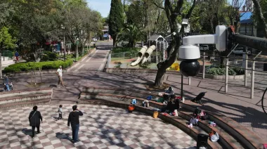 Se instalaron más de 100 cámaras con IA en plazas y parques