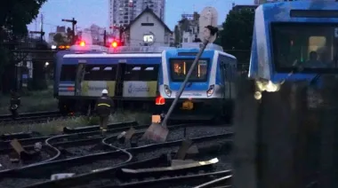 Tren Sarmiento: continúan las demoras tras el descarrilamiento que dejó varios heridos