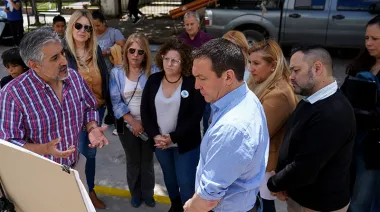 Watson supervisó el avance de las obras de desagües en El Rocío