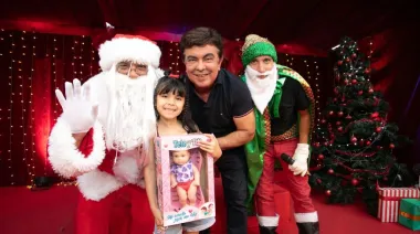 Papá Noel llega a La Matanza repartiendo alegría, sorpresas y miles de regalos