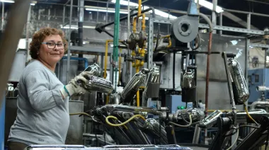 Lumilagro deja de fabricar termos en el país y reorganiza su negocio tras más de ocho décadas