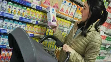 Fuerte impacto en el bolsillo: cuánto costó criar a un hijo en febrero, según el INDEC