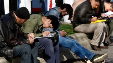 El desempleo aumentó 7,5% en el último trimestre de 2025, según informó el INDEC