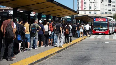 El Gobierno acelera transferencias a empresas de transporte para sostener el servicio en el AMBA