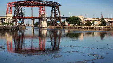 Alarma por el Riachuelo: un informe periodístico internacional advierte fuerte retroceso ambiental