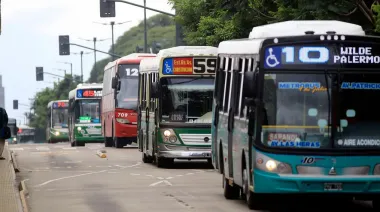 El Gobierno avanza con aumentos en trenes y colectivos del AMBA desde mayo